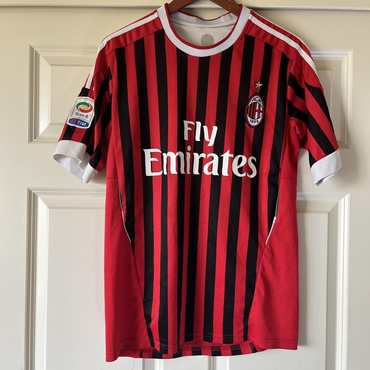 AC Milan Soccer Jersey 🏟️ vintage fly emirates | Depop
