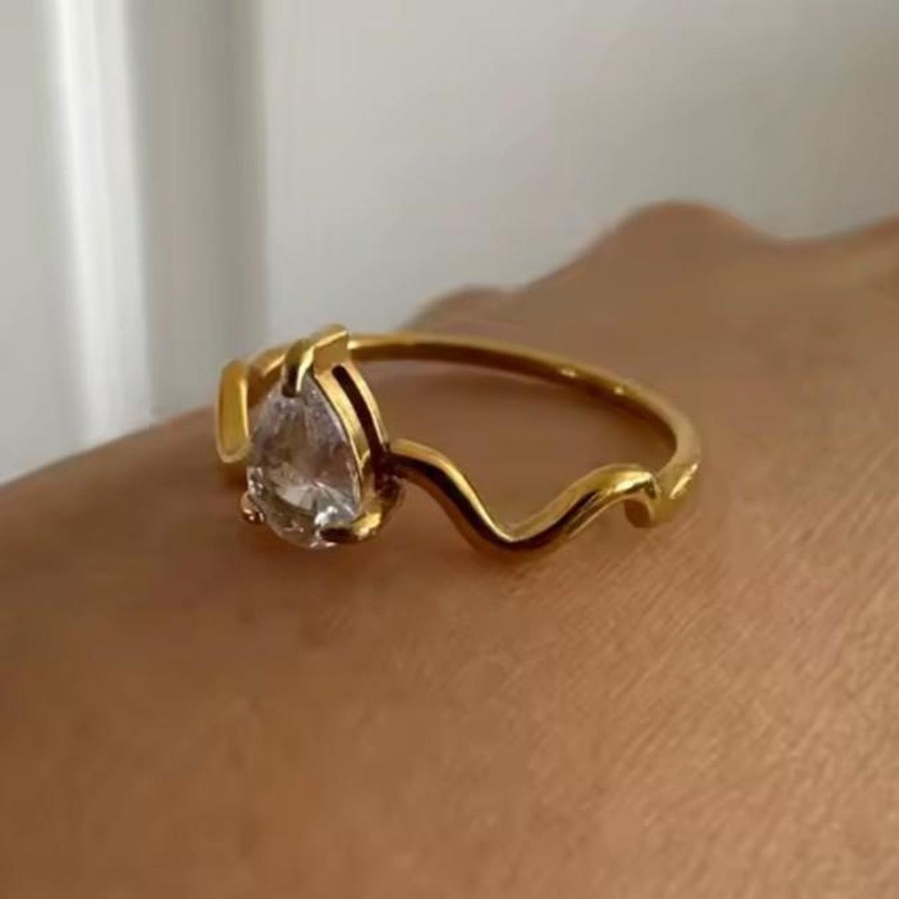 item listed by lux_jewellery