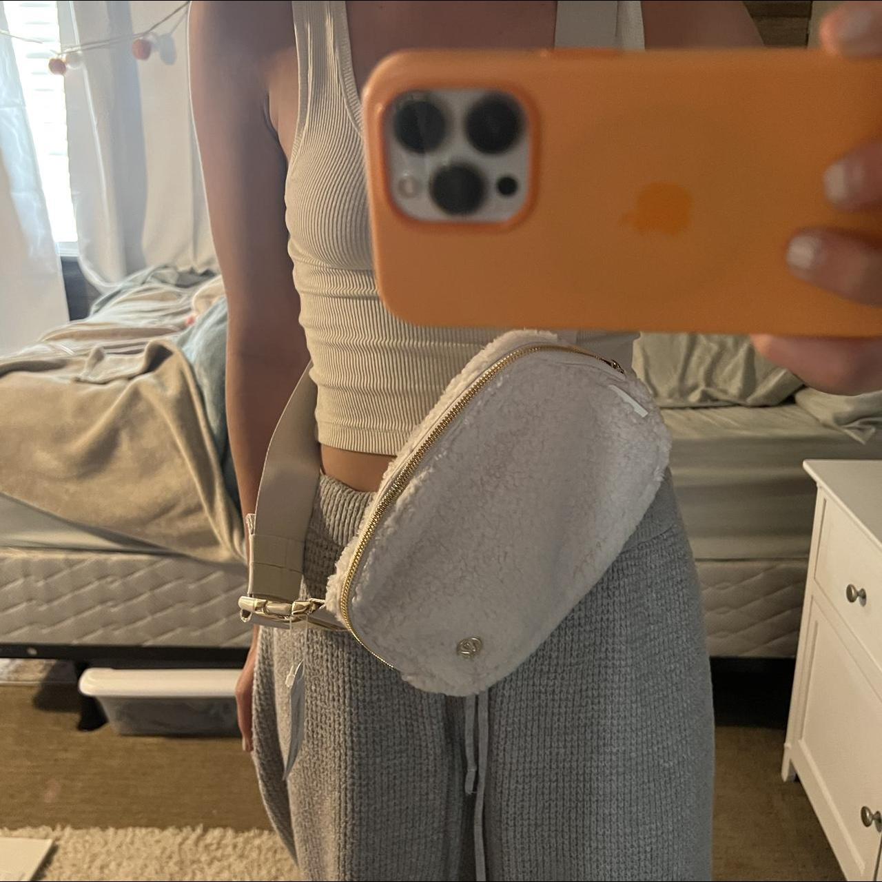 LC Lauren Conrad Top Handle Bow Crossbody Ba Cute - Depop