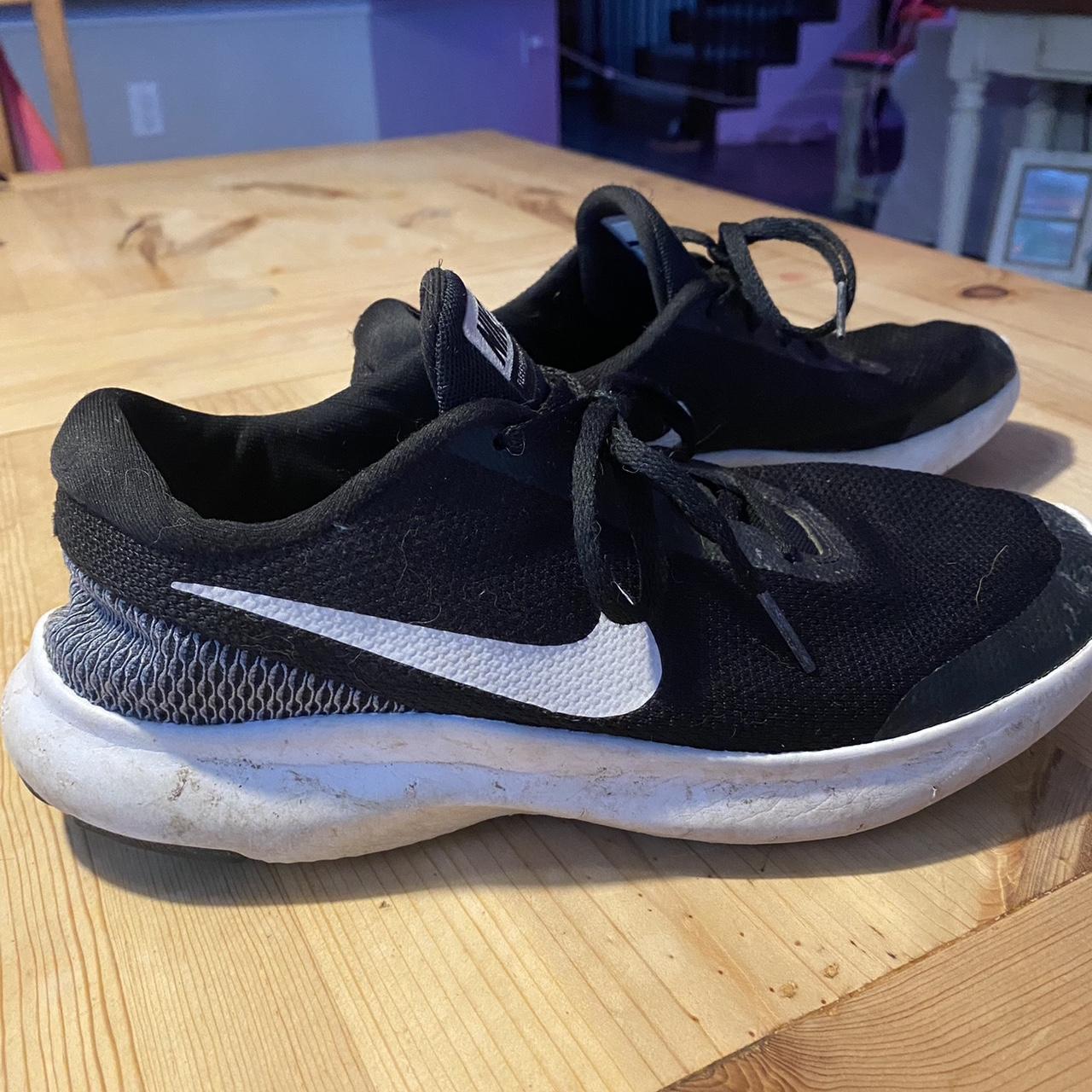 mens black nike tennis shoes