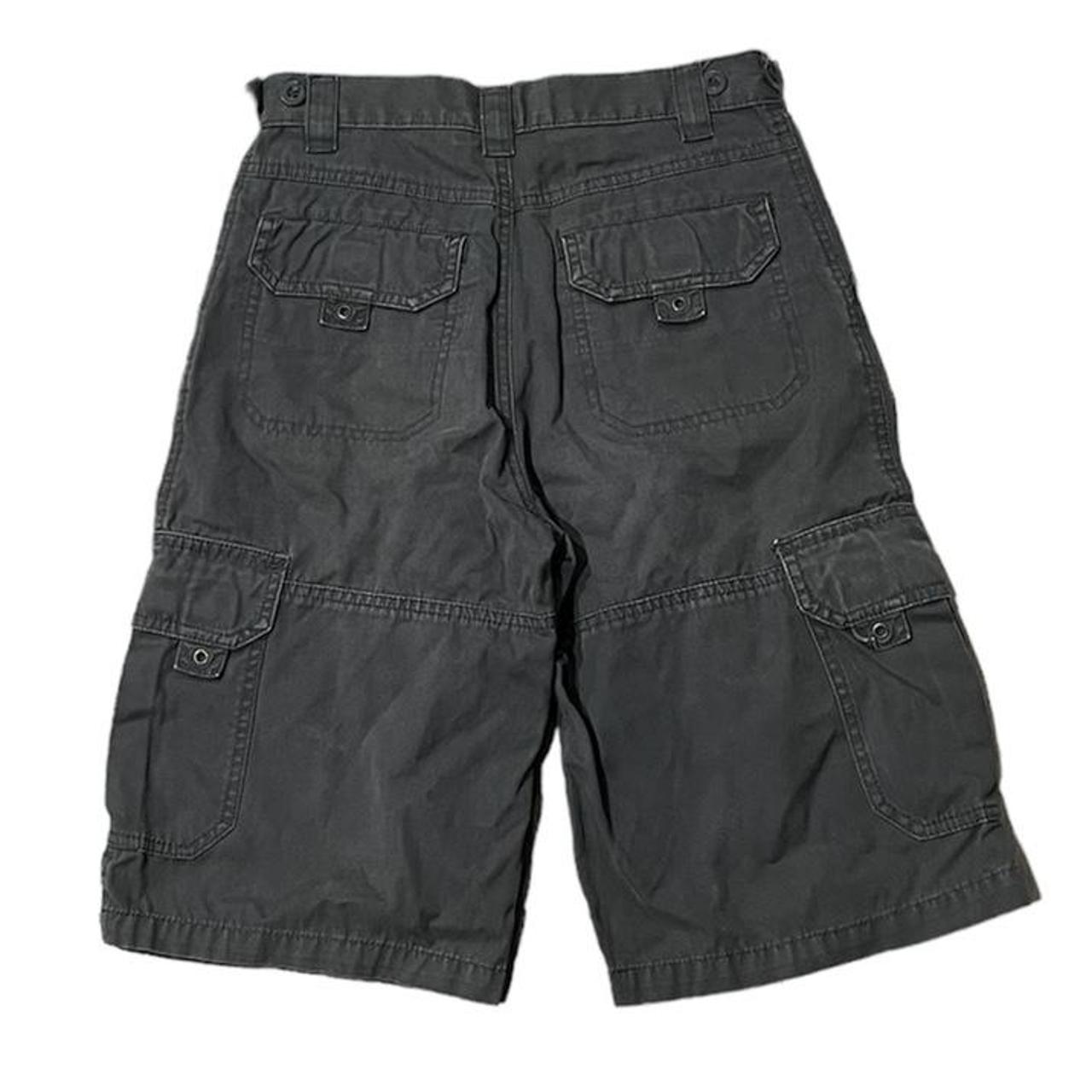 ☠️ Dark grey cargo jorts ☠️ Super cool i’m pretty sure... Depop