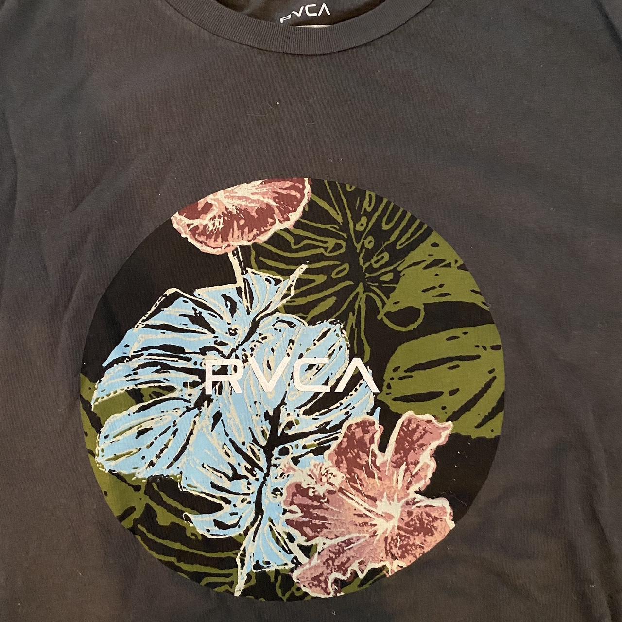 rvca flower tshirt - Depop