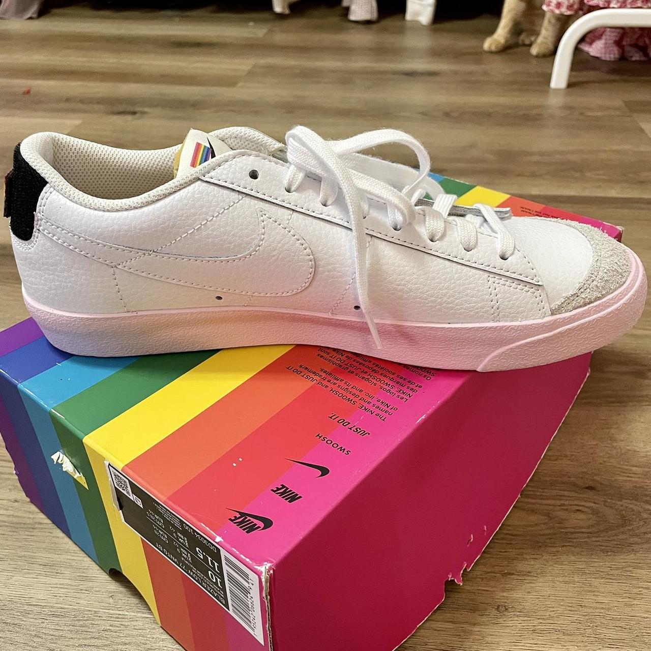 nike blazer low pride
