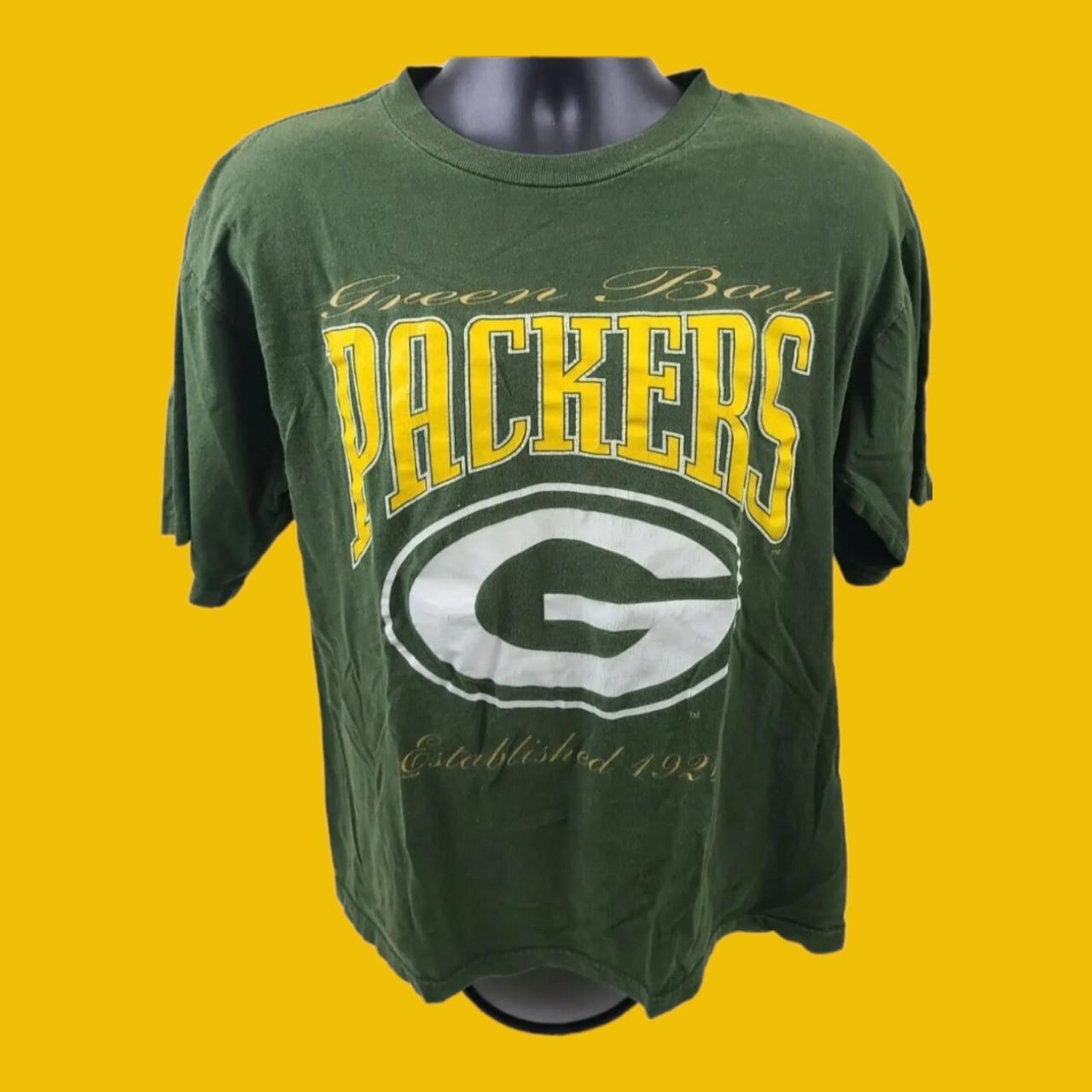 description: 90s Green bay Packers t-shirt size: L - Depop