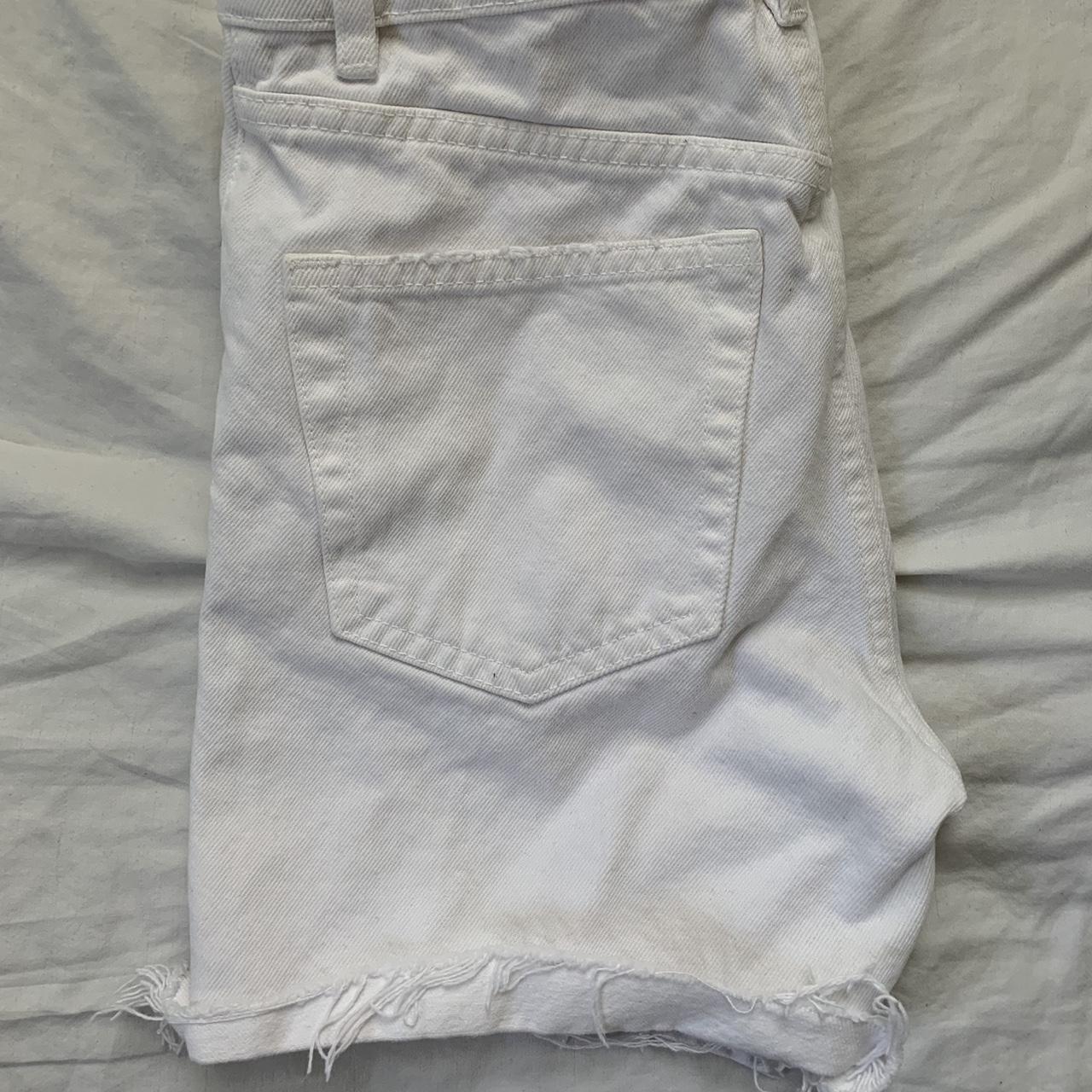 Zara Women's White Shorts | Depop