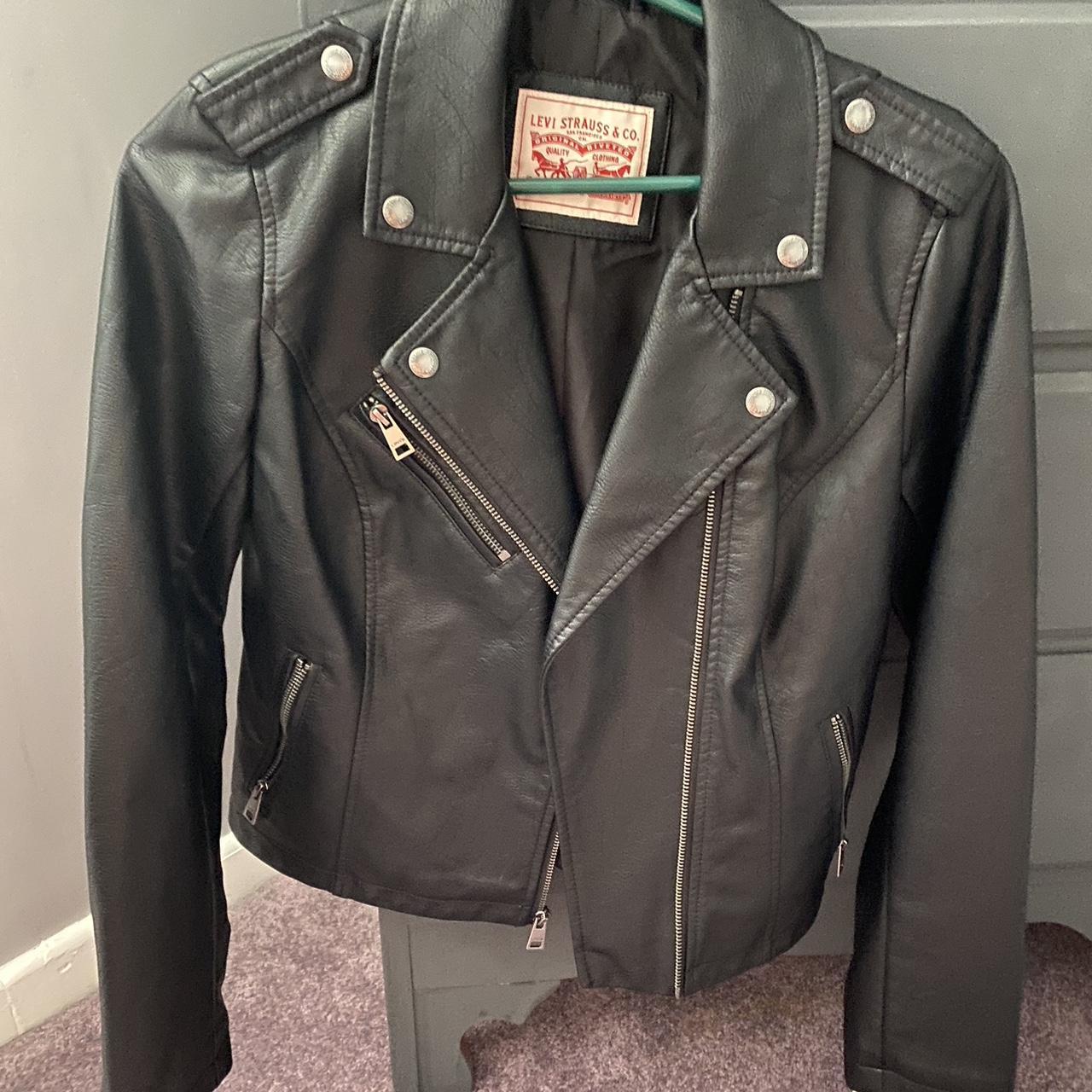 Levi's Women's Jacket Depop