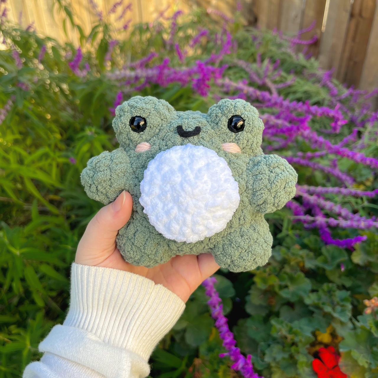 🌿cozy frog plushie ✨ handmade by me! using 100% - Depop