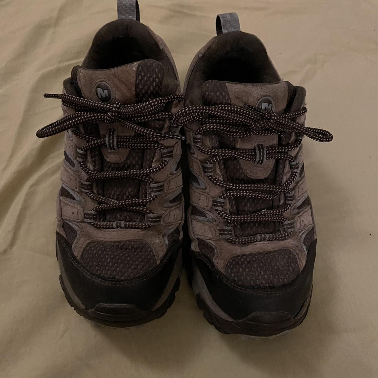 vibram hiking shoes