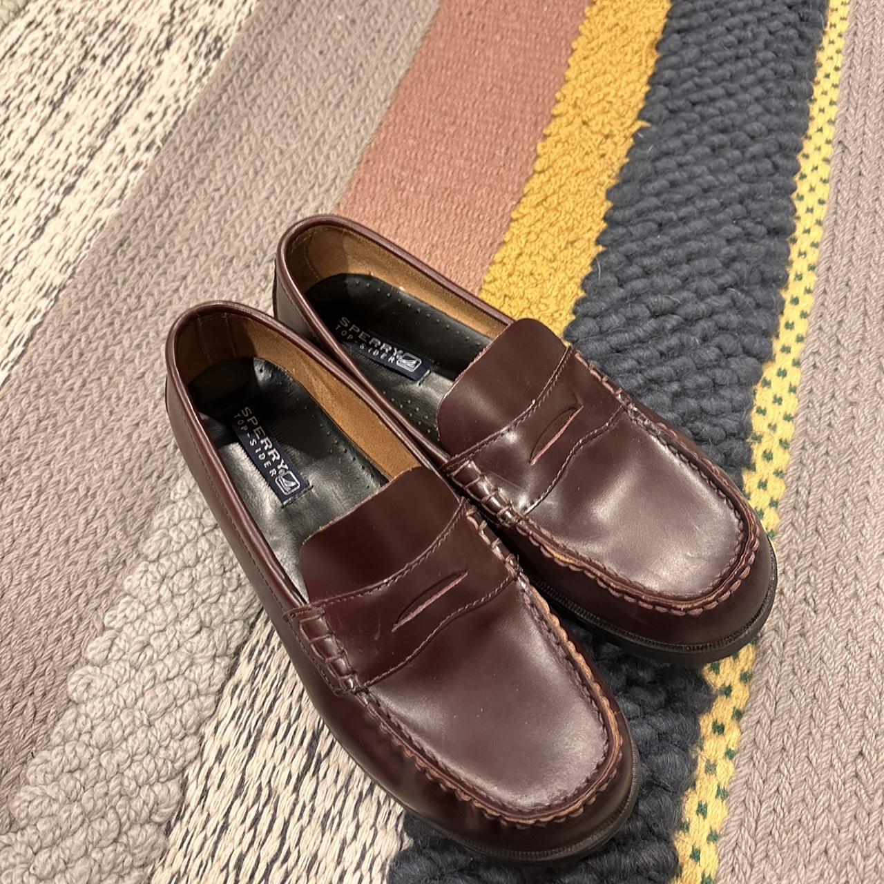 Burgundy sperrys sales