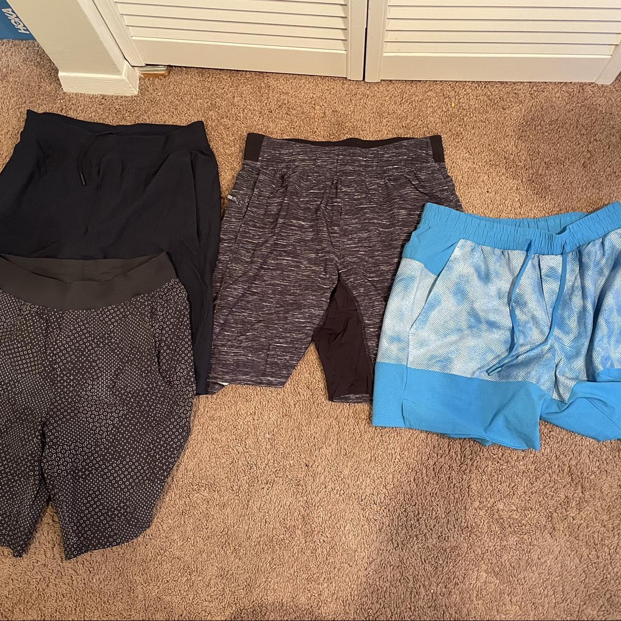 Lululemon short bundle **size small mens** 2024