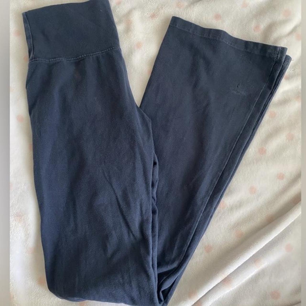 Brandy Melville Women's Navy Leggings | Depop