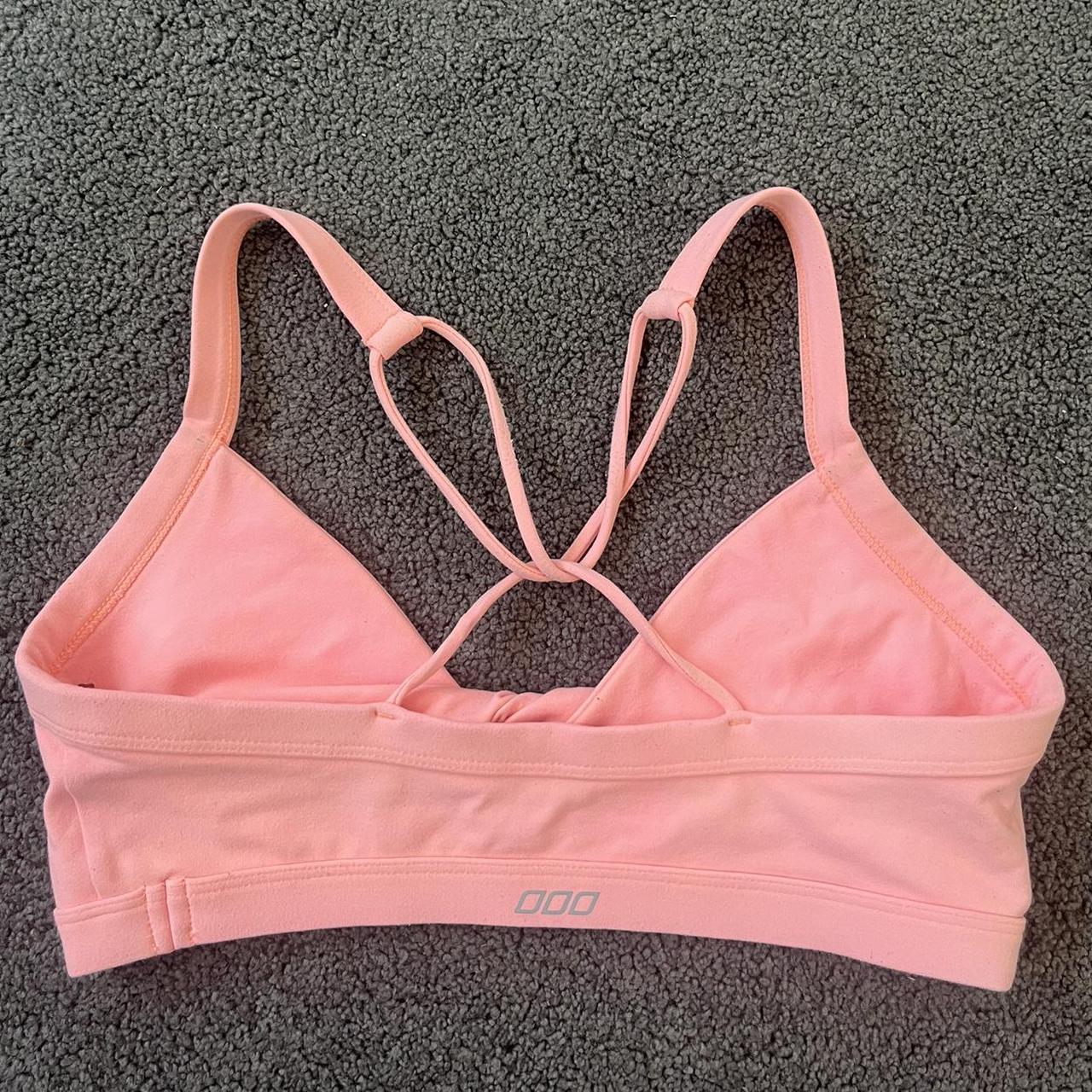 Super flattering Lorna Jane Twist Sports Bra Worn a... - Depop