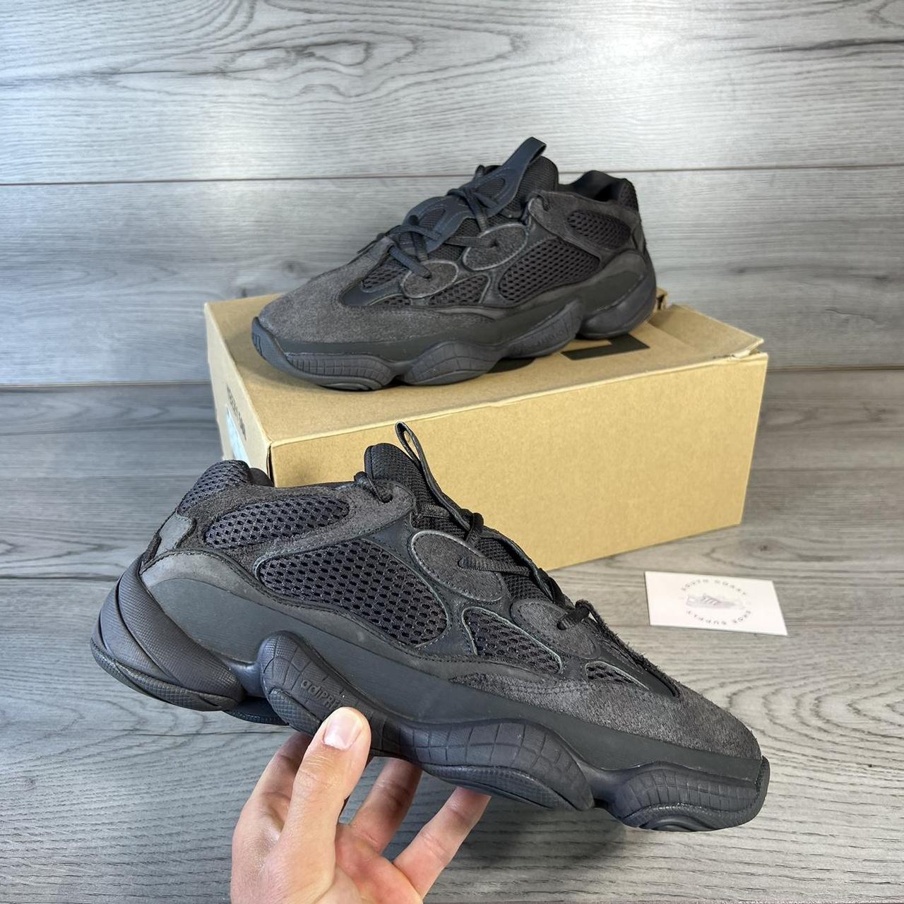 Triple black hot sale yeezy 500