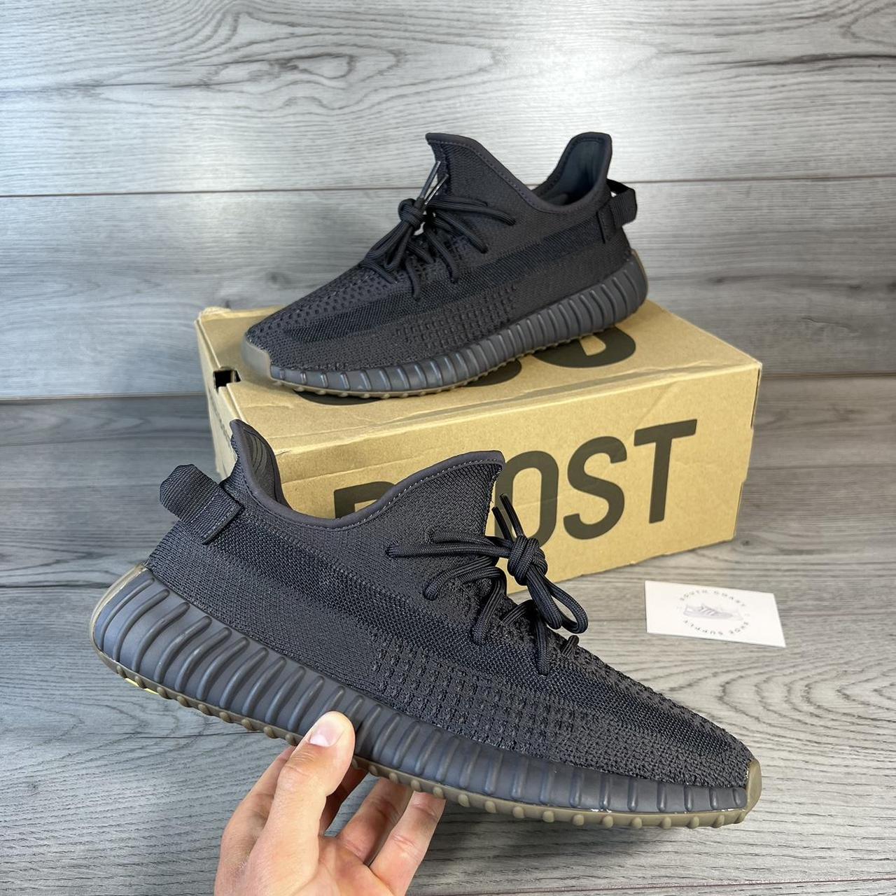 Yeezy 350 v2 black on sale fit