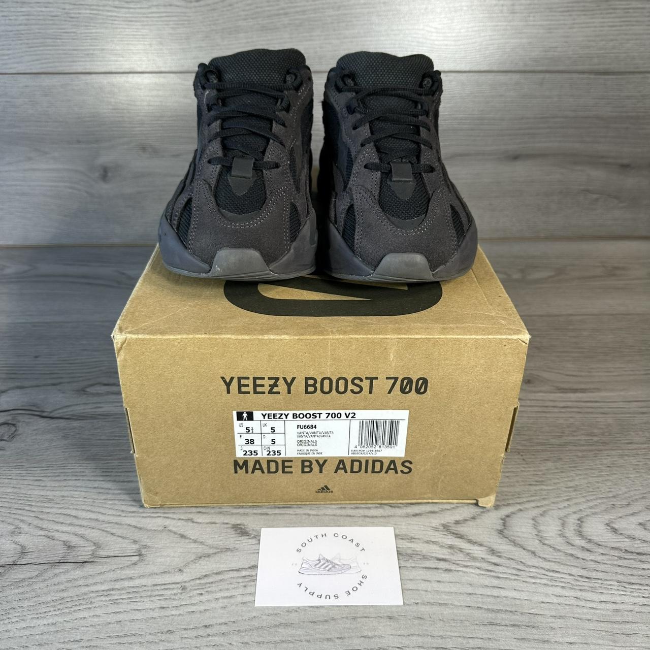 Adidas YEEZY 700 Boost V2, Vanta Triple Black,