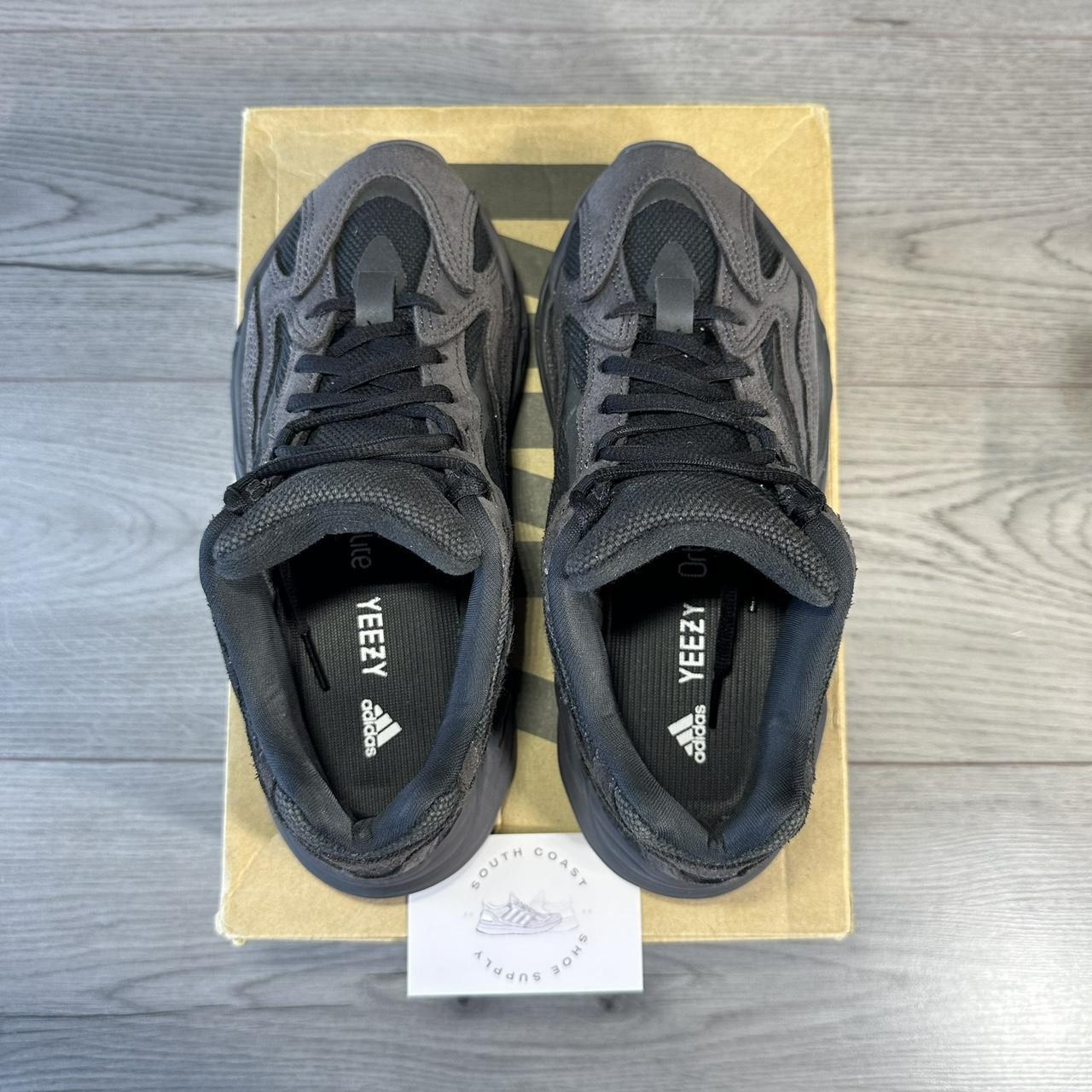 yeezy 700 womens black