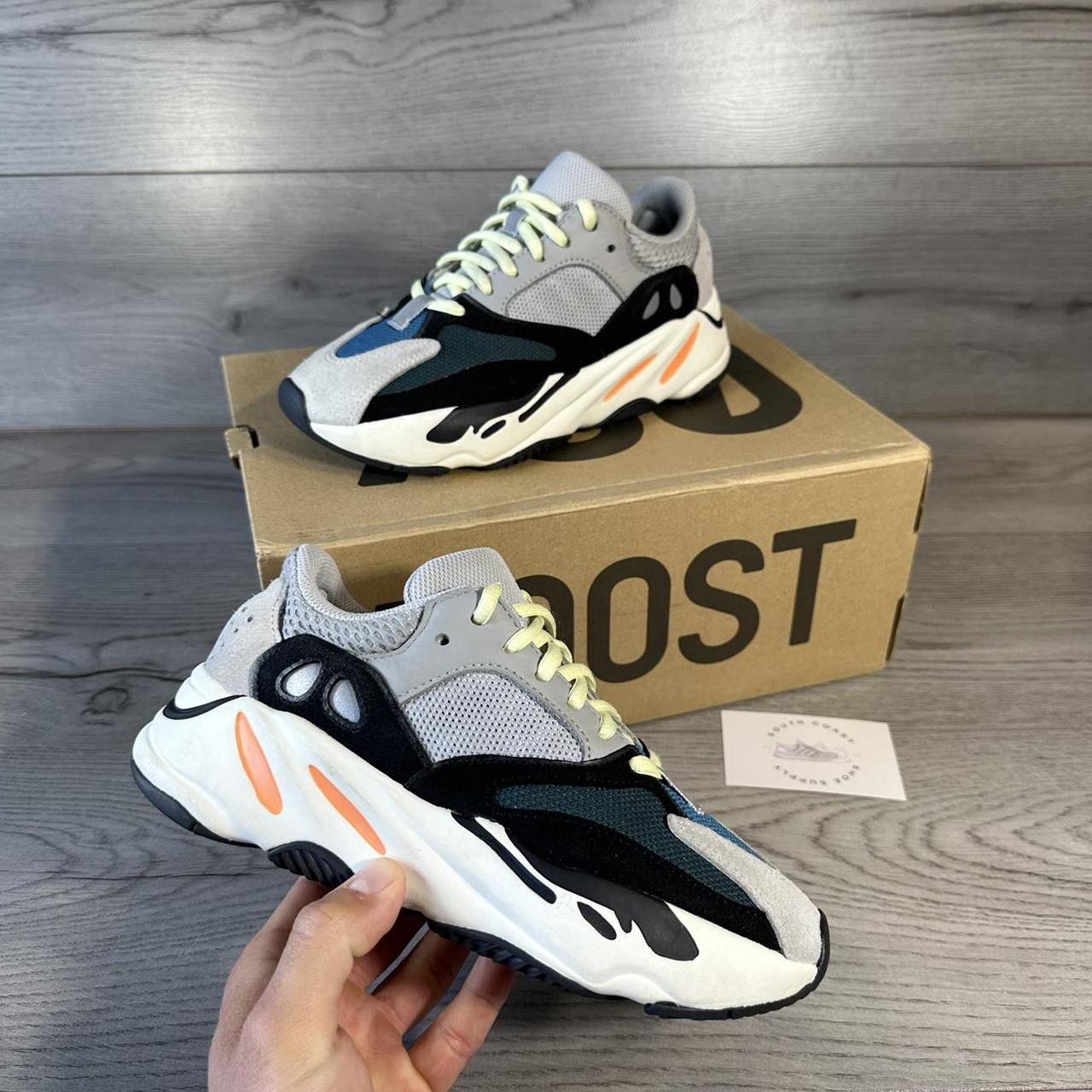 Fashion depop yeezy 700