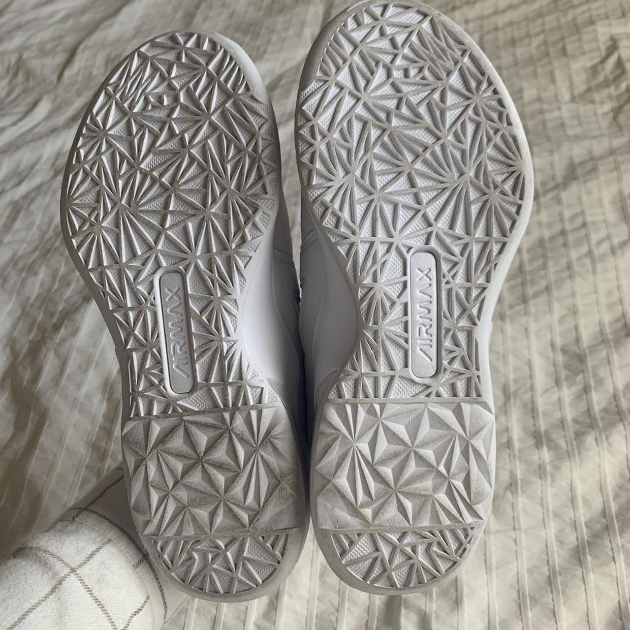 Nike Women's White Trainers (4)