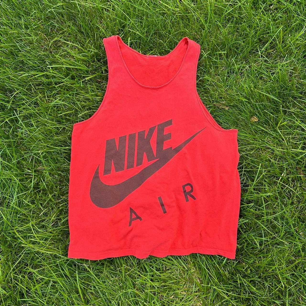 Where can i buy this tank top? : r/Nike