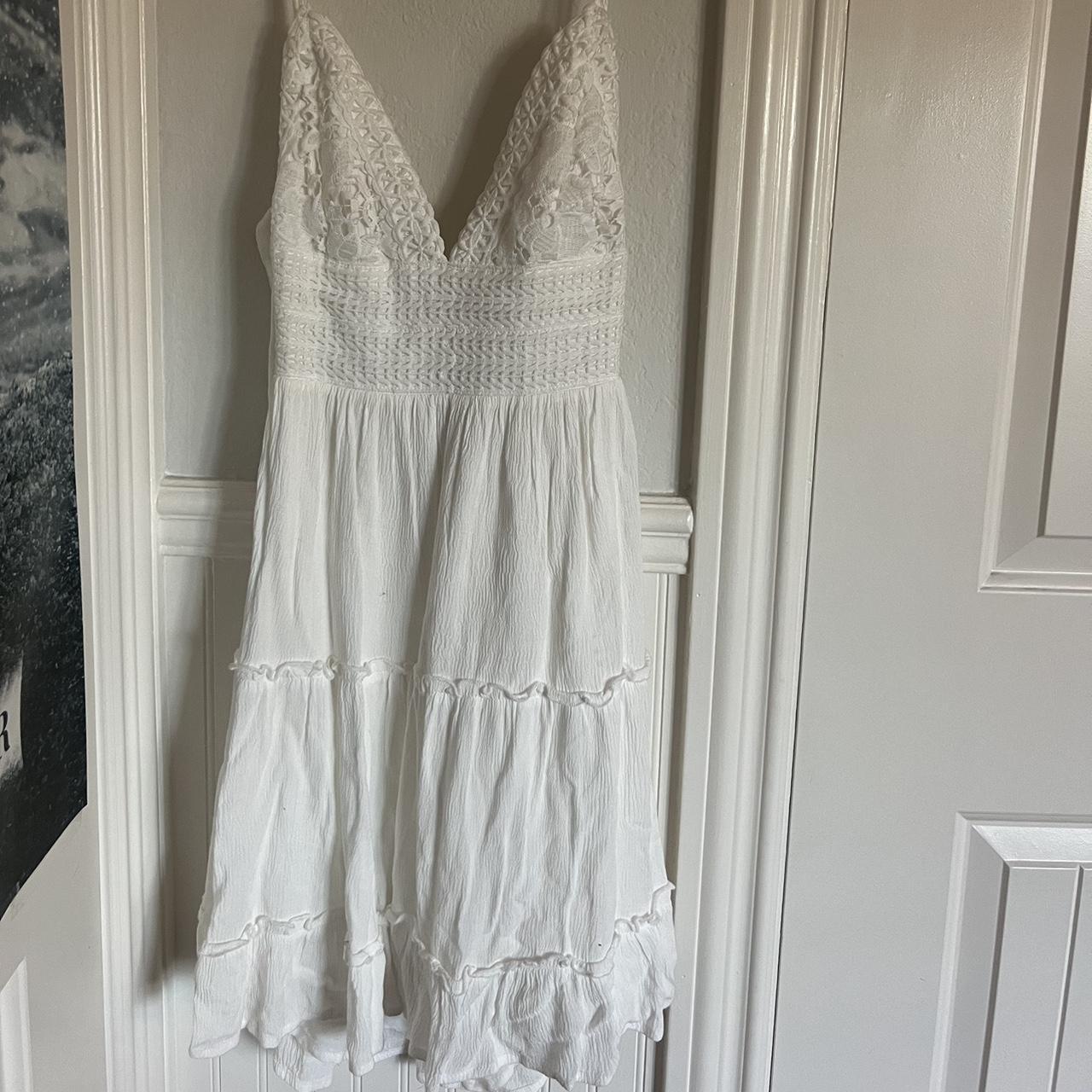 White summer mini dress -only been worn once -illa... - Depop