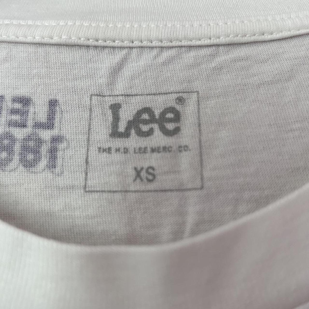 Lee Women's White T-shirt | Depop