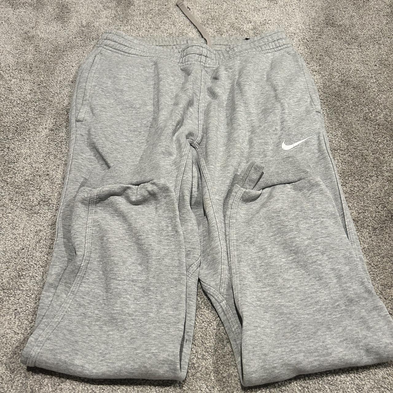 womens nike sweatpants gray