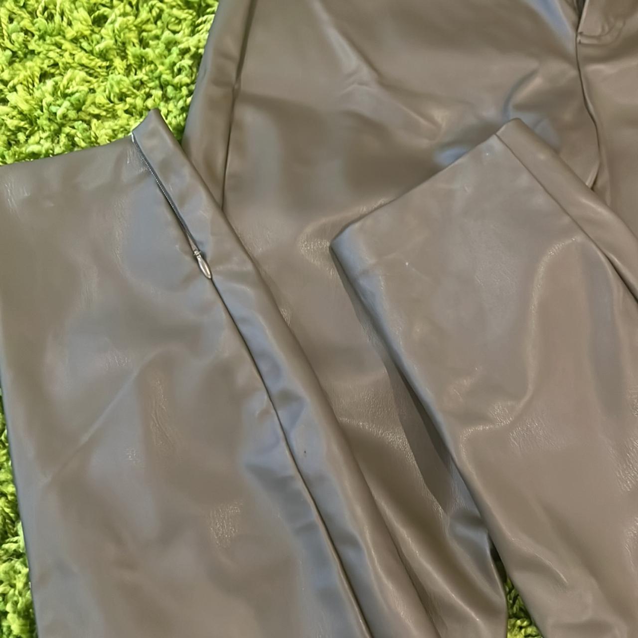 Zara Women's Green Trousers | Depop