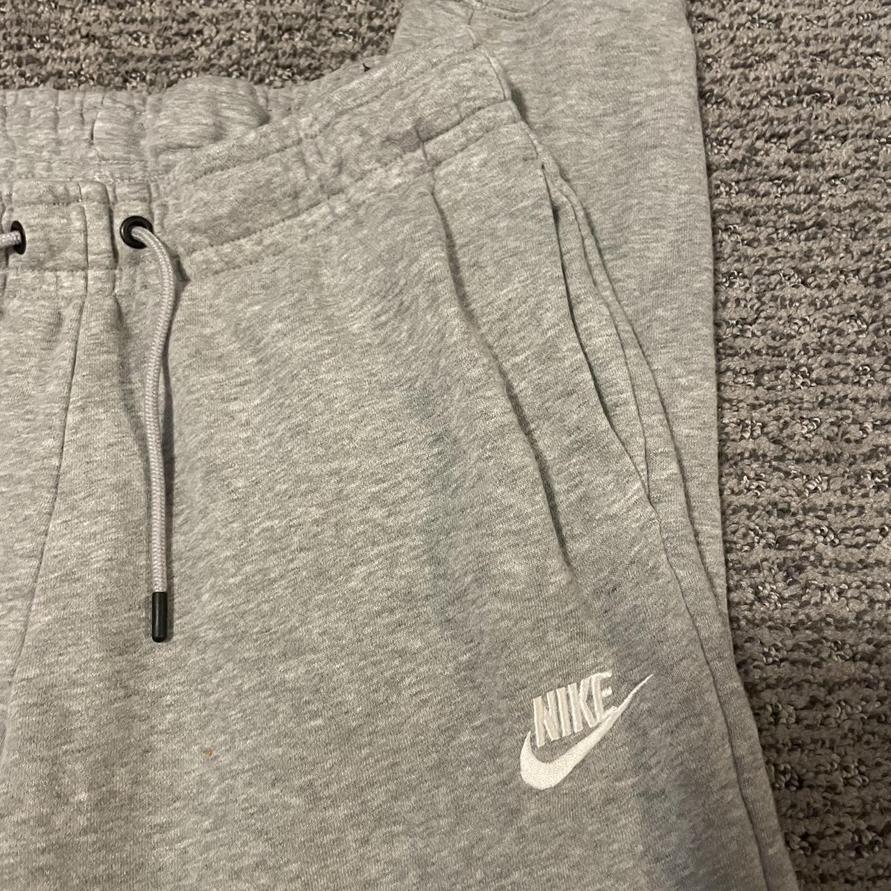 womens nike sweatpants gray