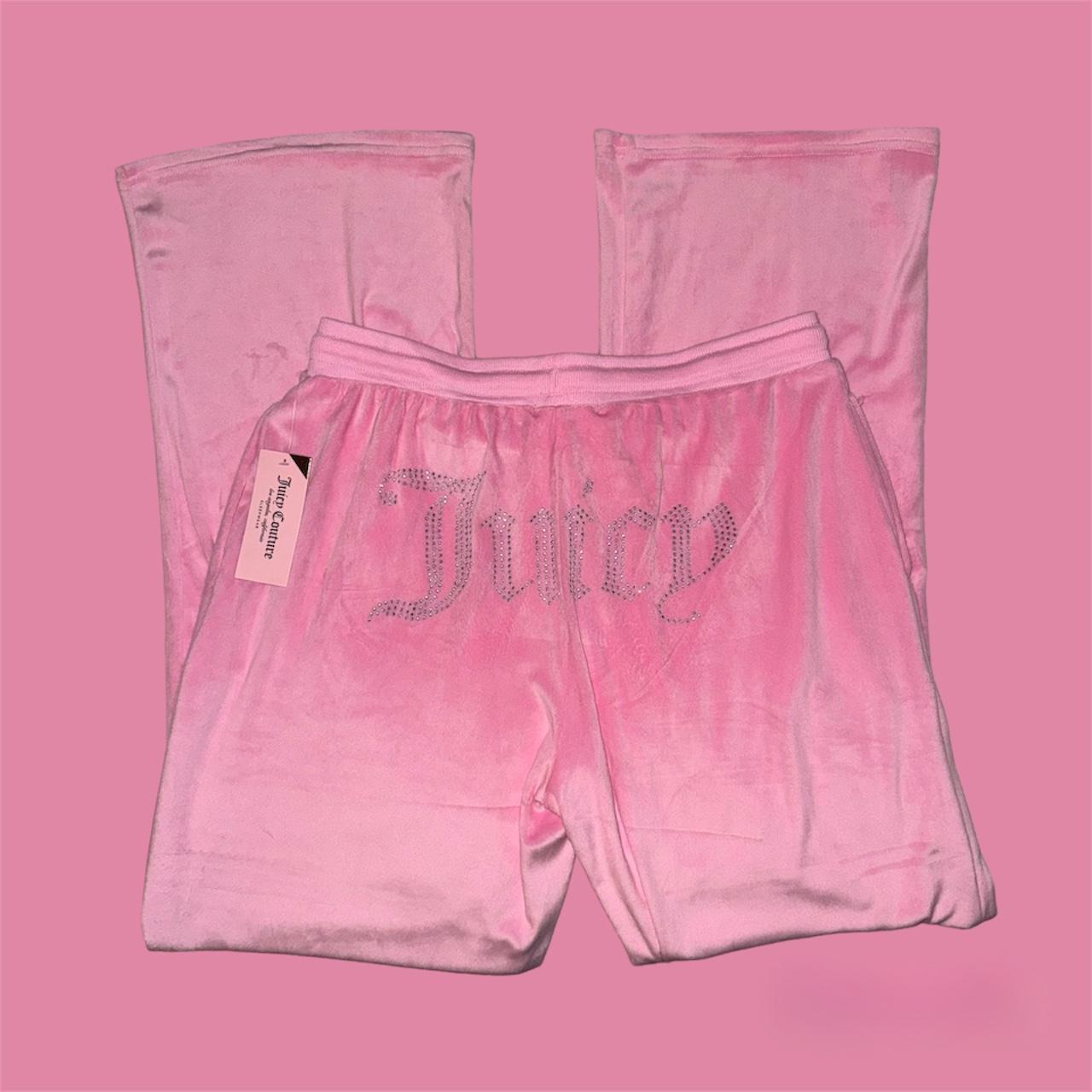 Juicy couture shorts with juicy on store the bum