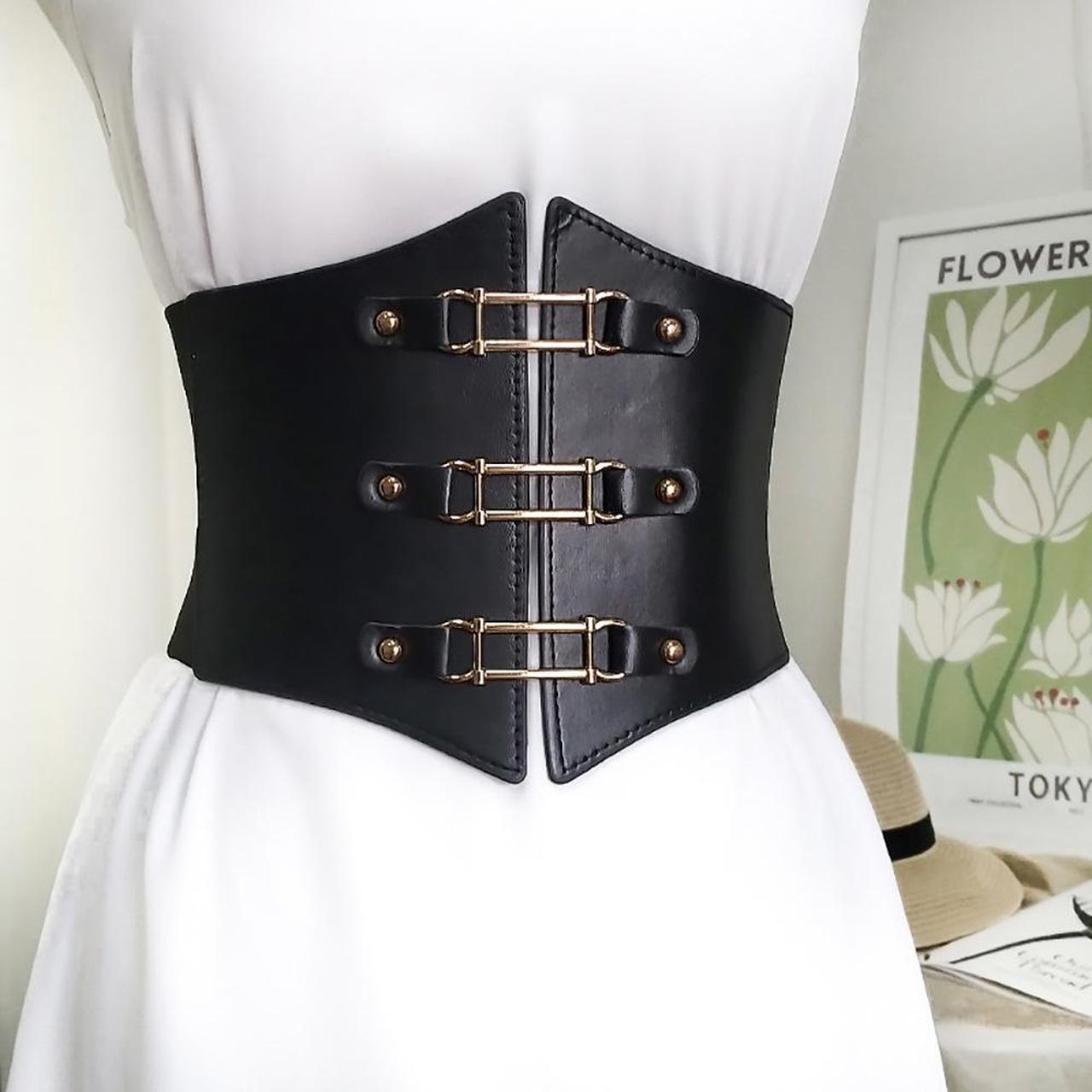 Metal corset store belt