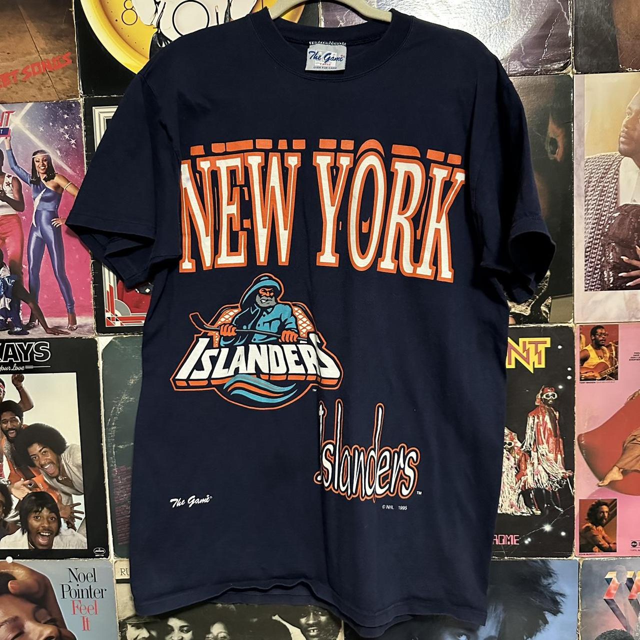 1995 New York Islanders Tee 30x21 L All items are... - Depop