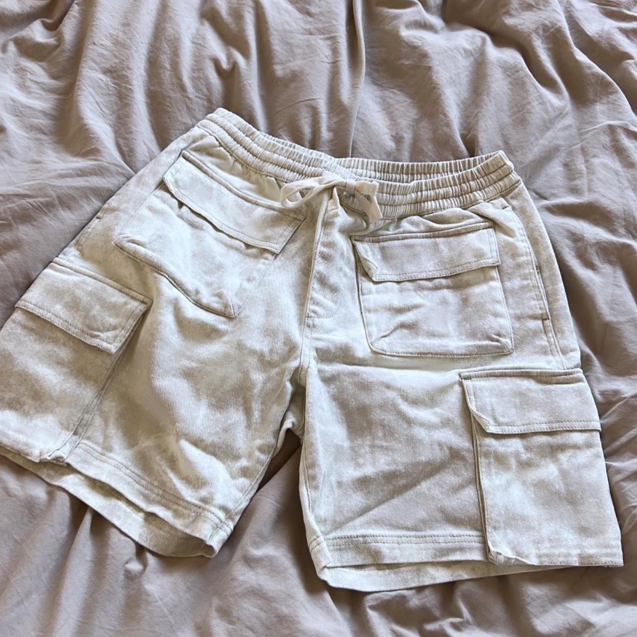 URBAN OUTFITTERS SHORTS. SZ M. Depop