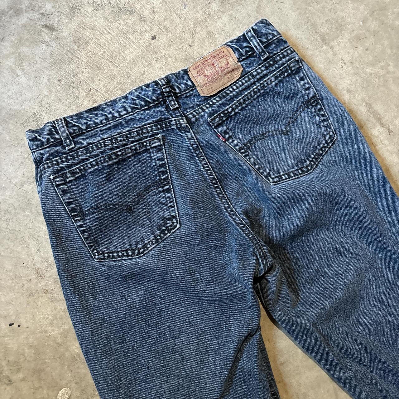 Vintage Early 2000s Levi's 569 Y2K Faded Jeans. Size | Depop
