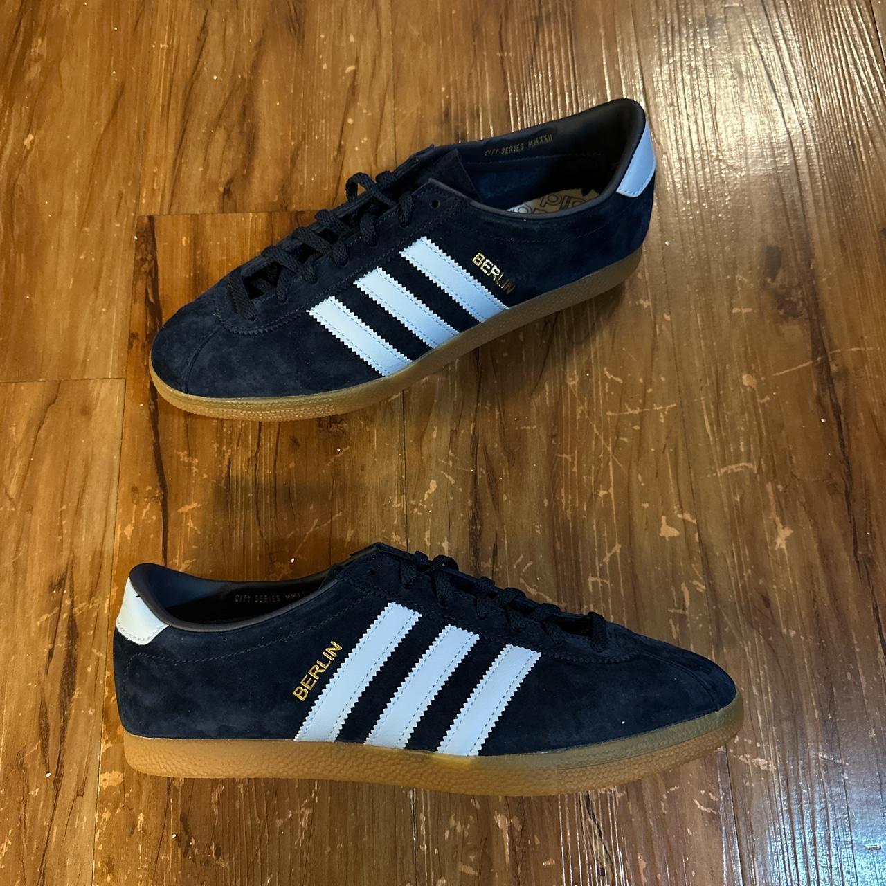 Adidas berlin outlet trainers