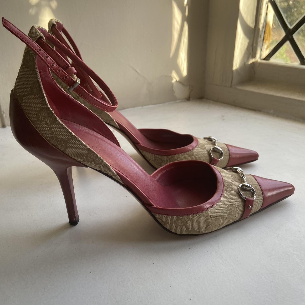 GUCCI ポインテッドトゥミュール ベージュ・レッド WMNS) Gucci Large Strawberry LOGO Mid-Top Fashion High Heels