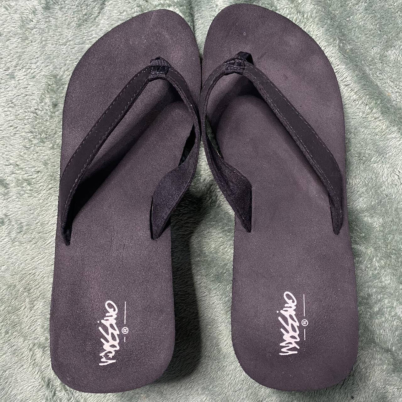 Mossimo black 2024 flip flops