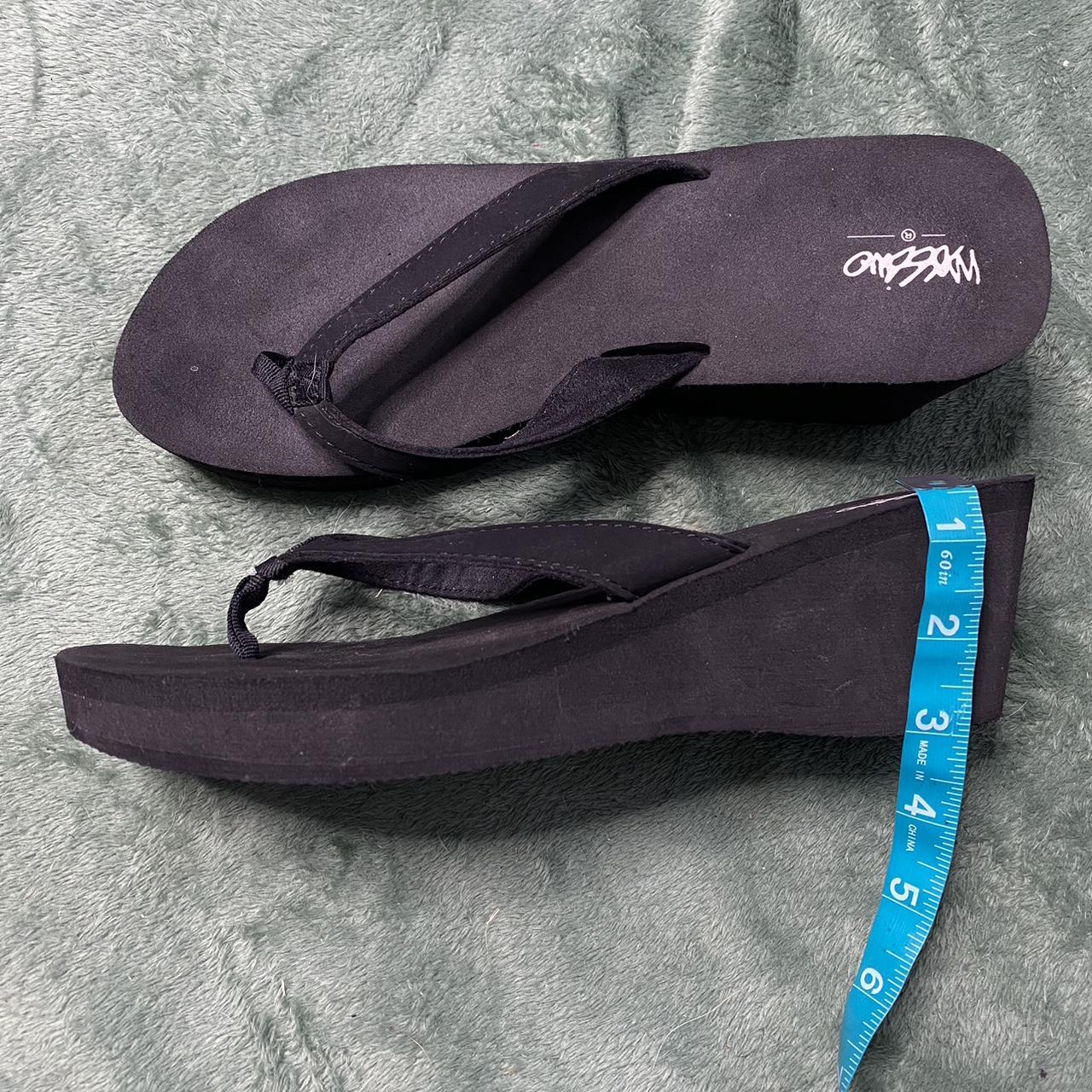 Mossimo black 2025 flip flops