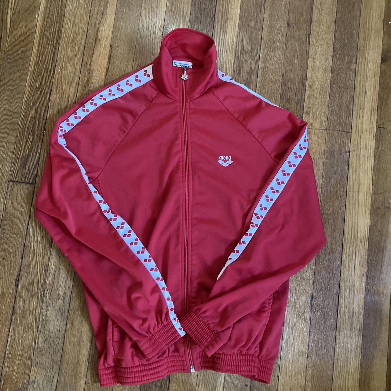 Arena track outlet jacket