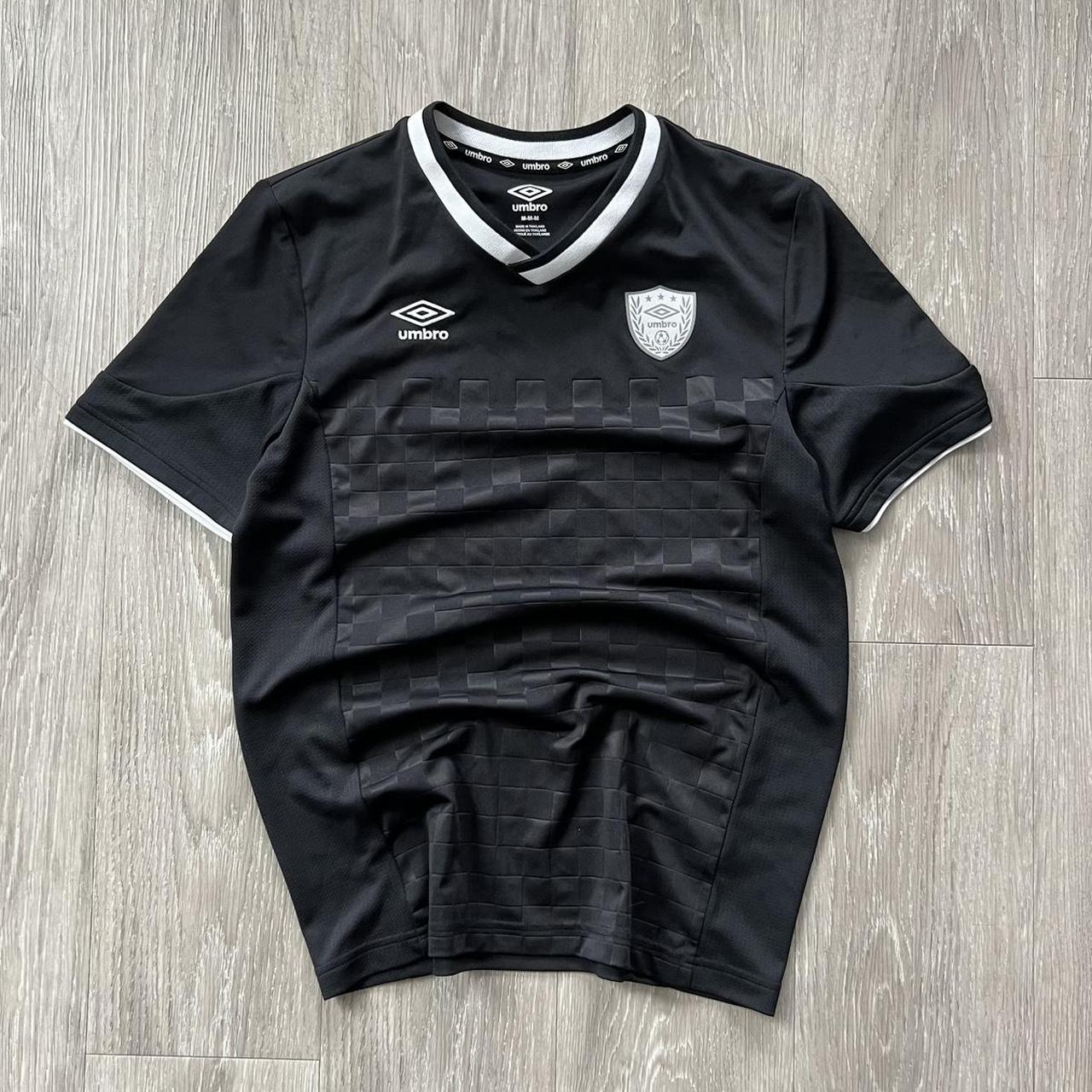 Y2K Umbro Soccer Jersey size medium (measurements... Depop