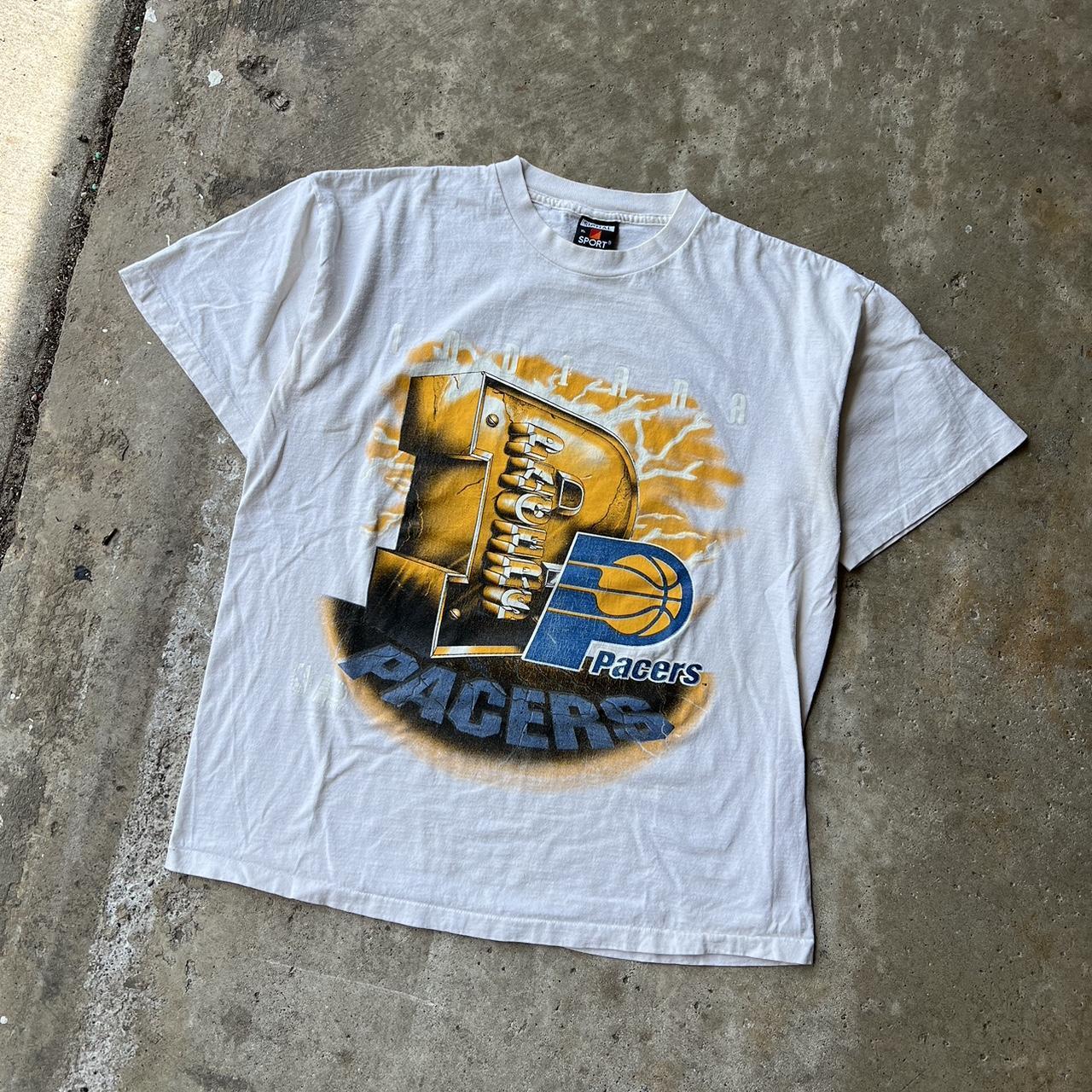 Vintage Destroyed Indiana Pacers T-Shirt (1990s) 