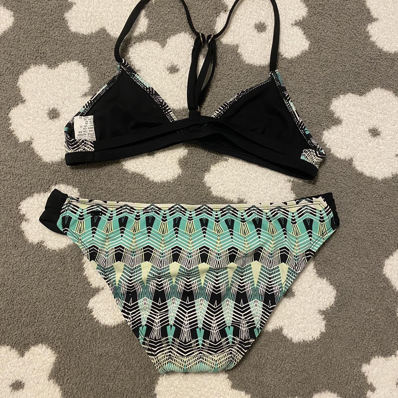 Hurley Bikini🖤💚 - size small top, size medium... - Depop