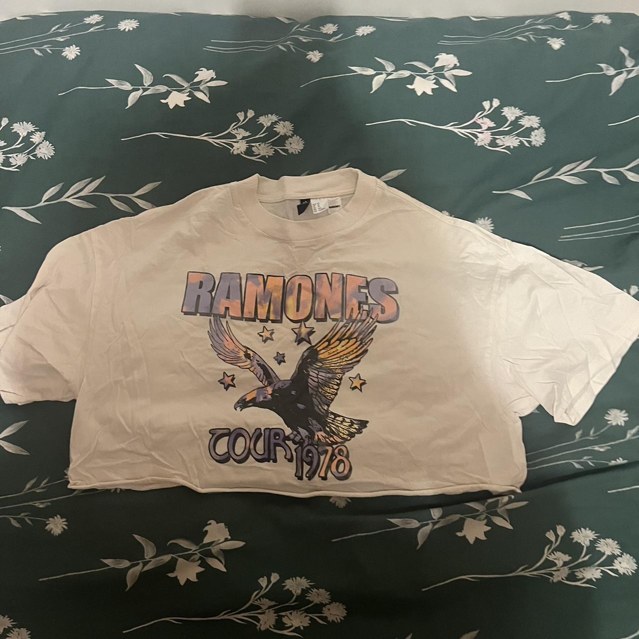 H and M women’s cropped t shirt Depop