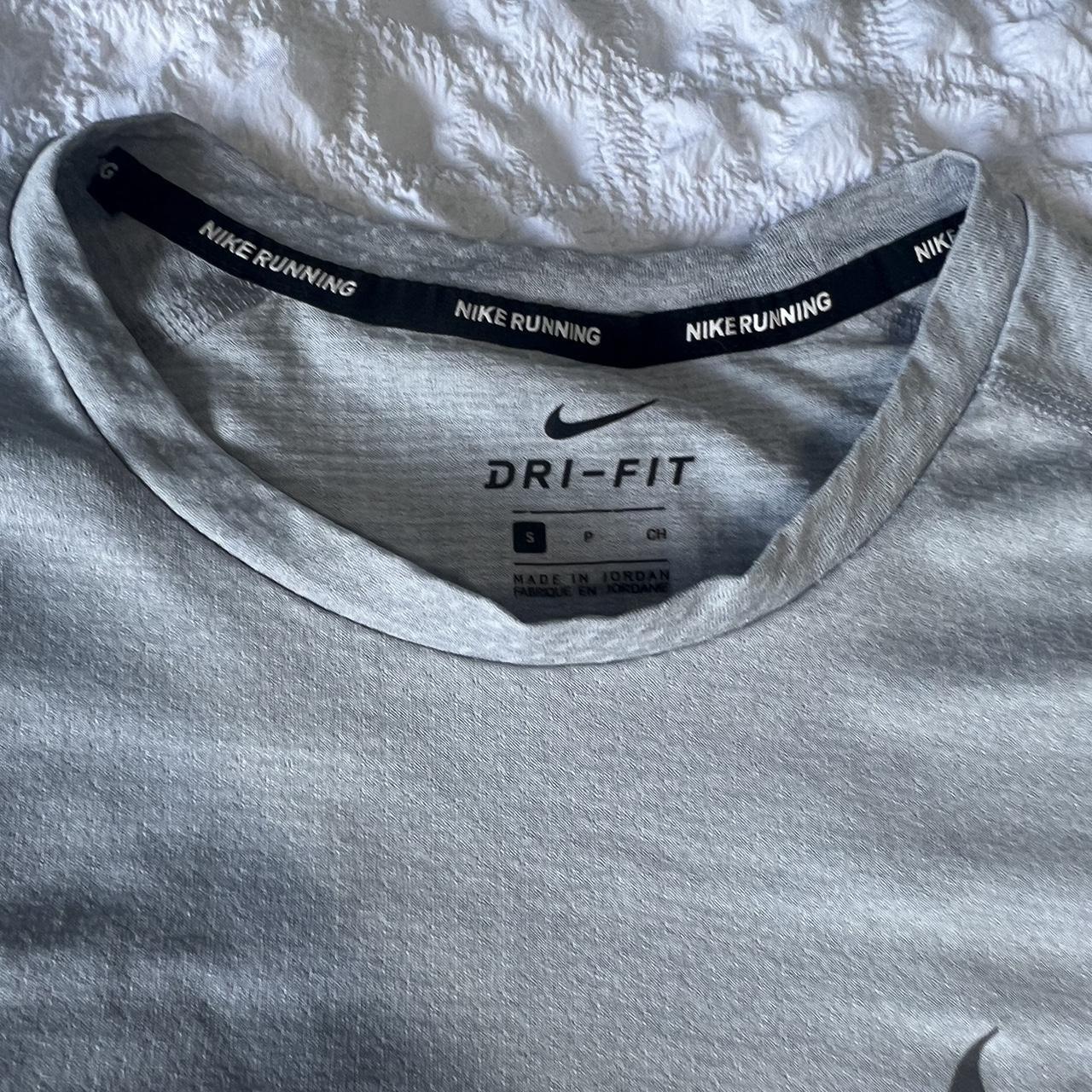 light grey nike shirt