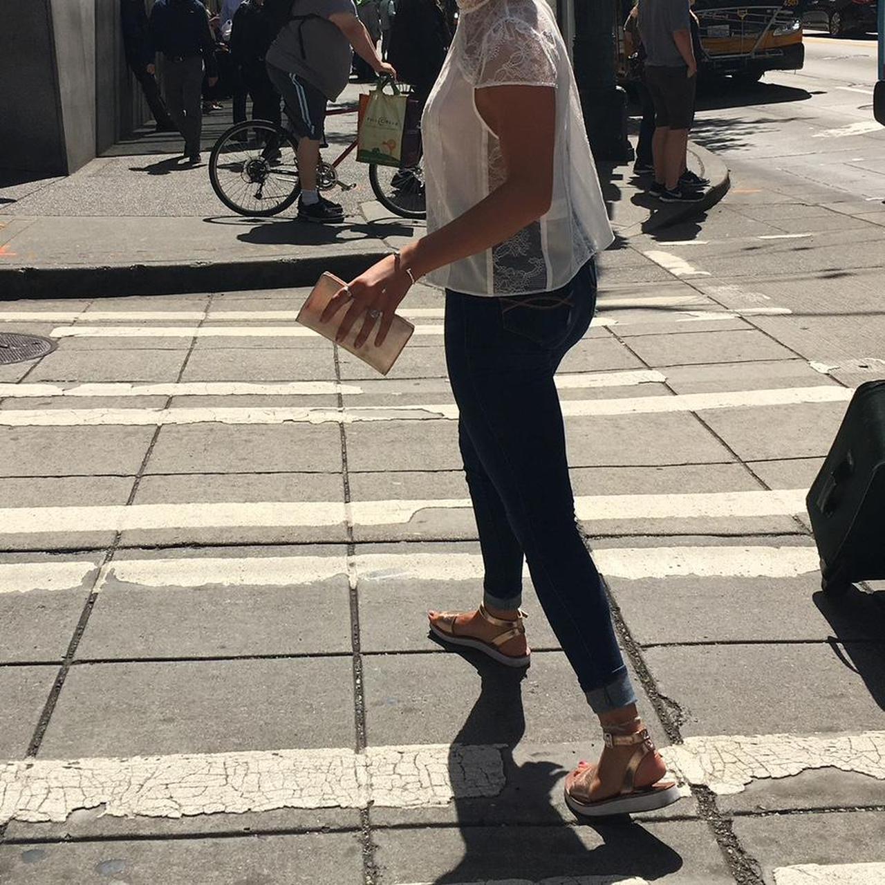 Alice+Olivia - アリスオリビア　Isadora Mockneck Lace Top アリスオリビア Isadora Mockneck Lace Top（Alice + Olivia