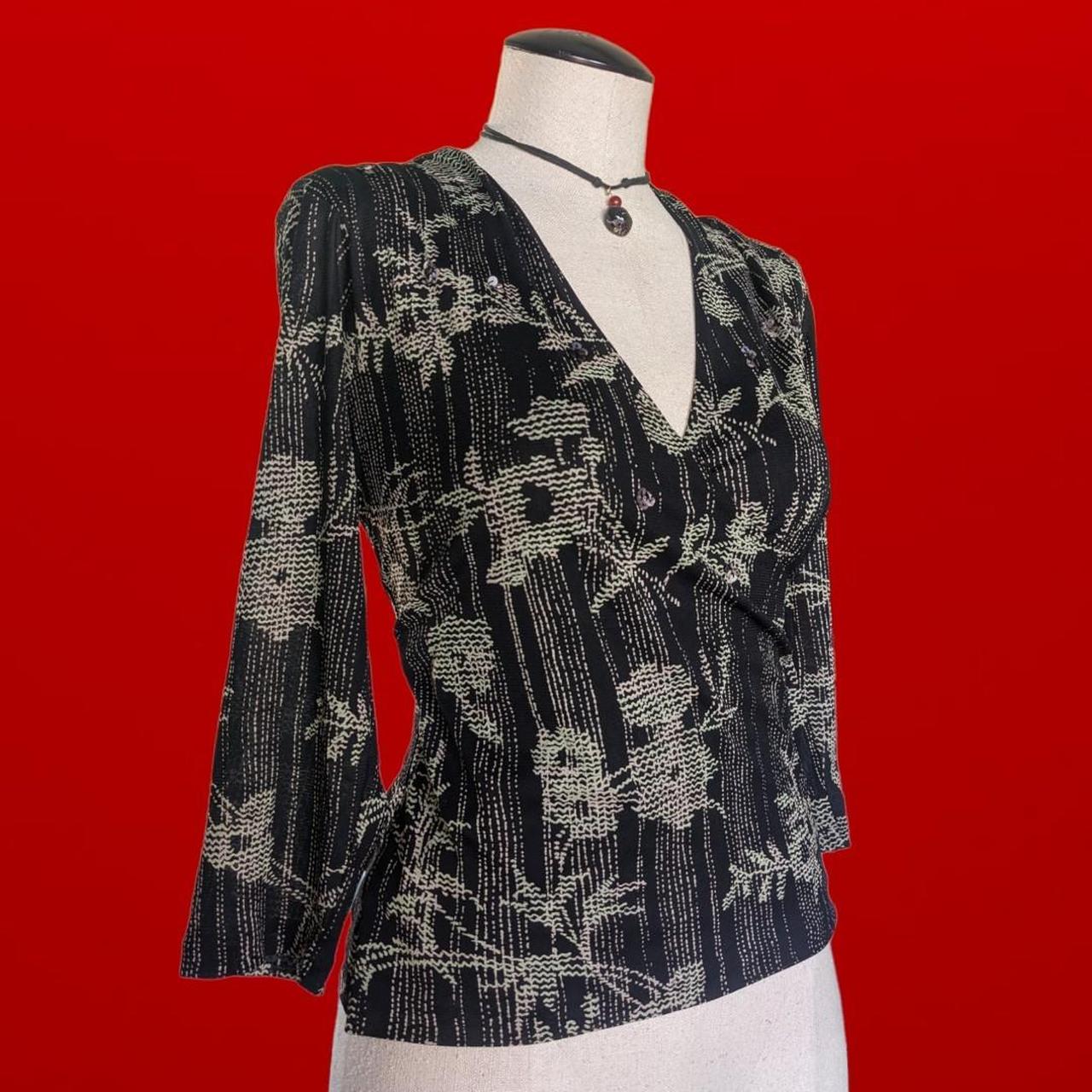 Jones New York Women's Black and Cream Blouse Depop