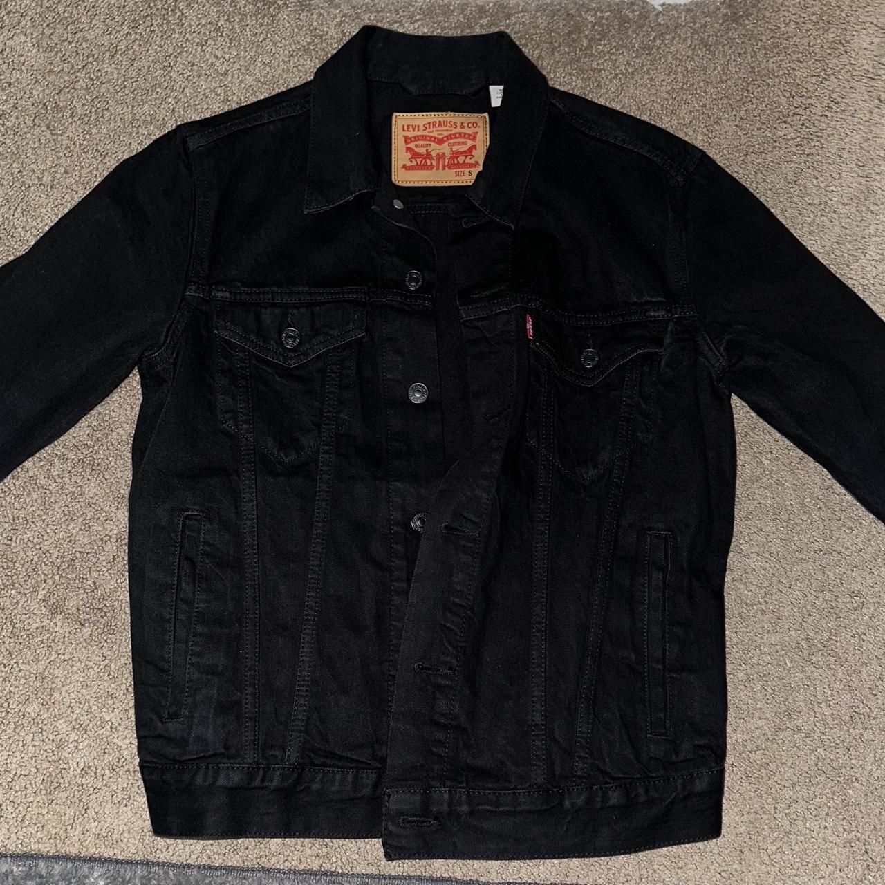 Levi’s black denim jacket - Depop