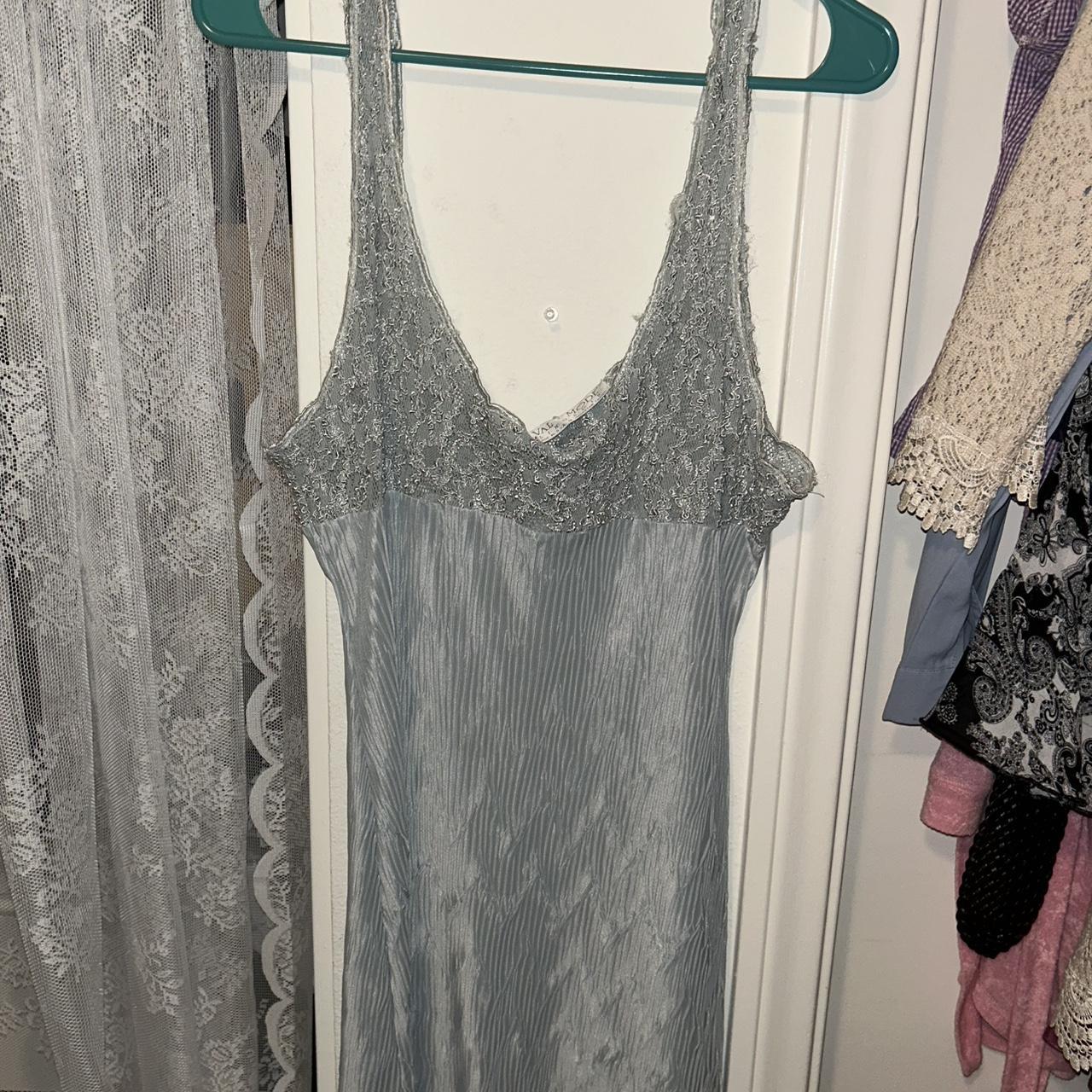 item listed by aliyahlostinthelabyrinth