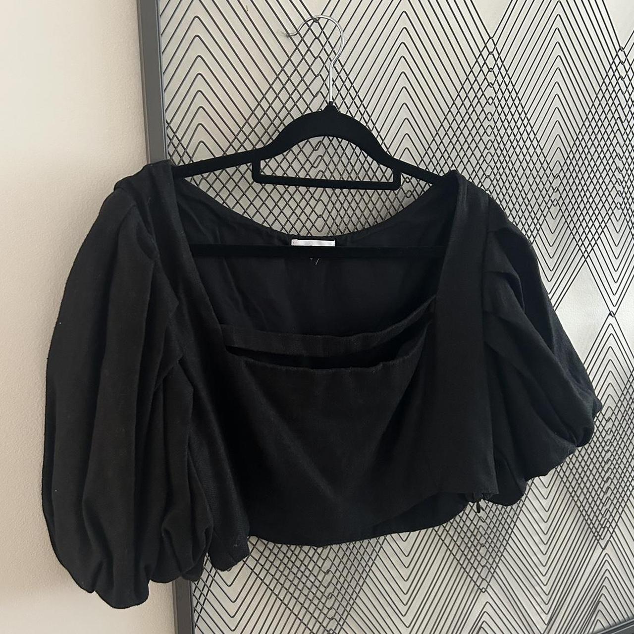 Aere cropped puff sleeve top - Depop