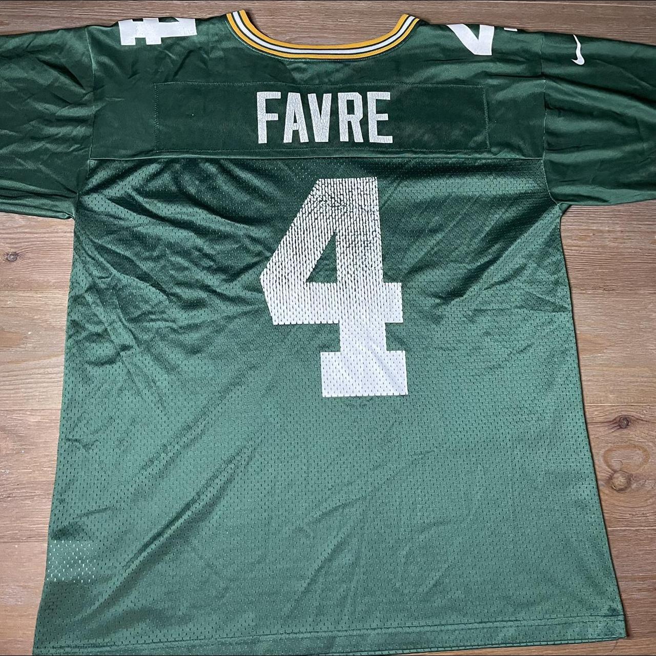 Vintage Nike Brett Favre jersey Size Large - Depop