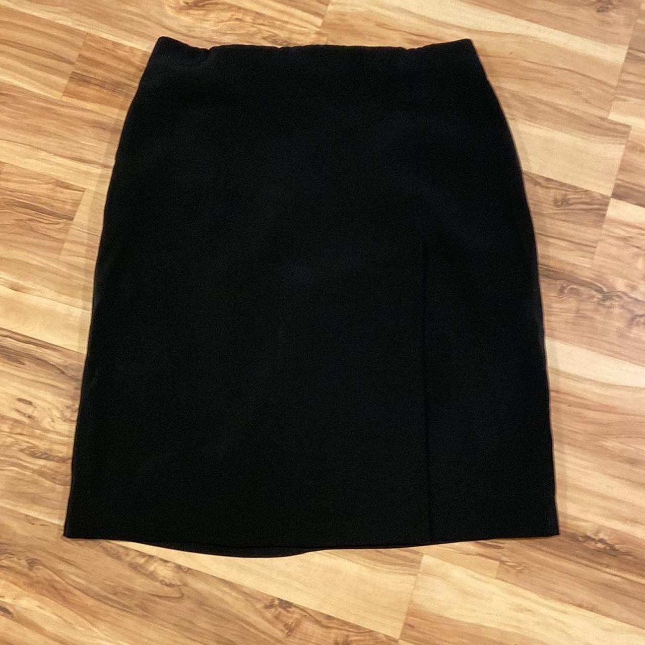 UNIQLO Women's Black Skirt | Depop